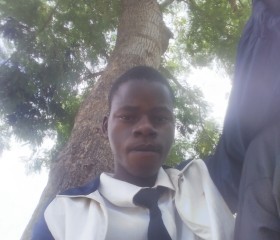 Marcelo, 23, Maputo
