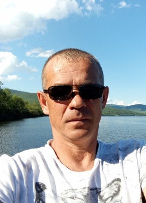 Анатолий из Хабаровска 46 лет