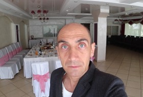 VysokuyuGorodskuyu, 46 - Just Me