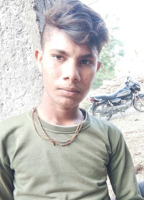 Anshu Gopnarayan, 23, India, Pātūr