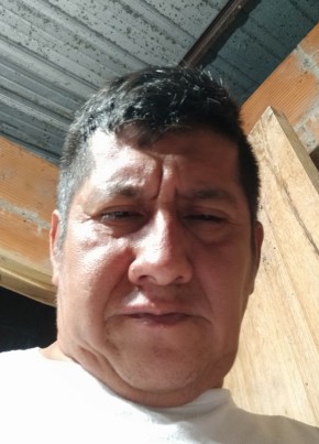 Victor Morales, 44, República del Ecuador, Guayaquil