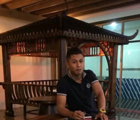 𝙹𝚘𝚎, 39, Kampong Masjid Tanah