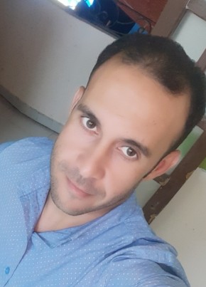 Mahmoud из القاهرة 30 лет