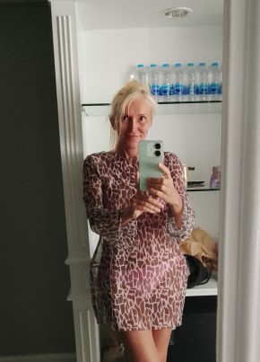 Elena, 57, Russia, Saint Petersburg