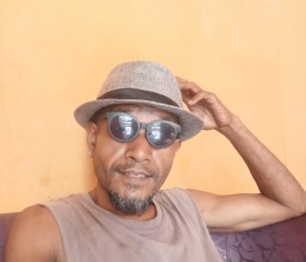 Michael, 36, Jayapura