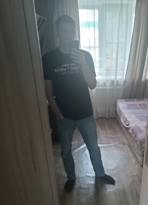Максим из Липецка 19 лет