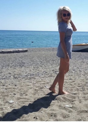 Анна, 31, Россия, Мегион