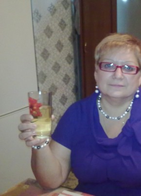 Elena, 65, Россия, Санкт-Петербург