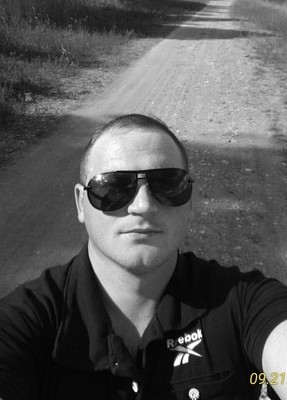 Иван, 31, Россия, Еманжелинский