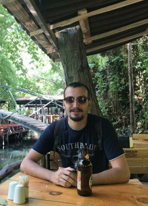 Sikinoski, 43, Türkiye Cumhuriyeti, Ankara