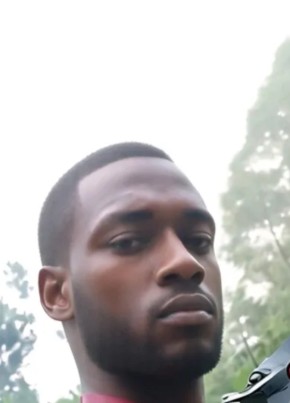 Kevin из Kigali 20 лет