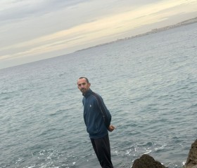 Med, 33, Khemis el Khechna