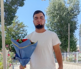 Khasan, 19, New York City