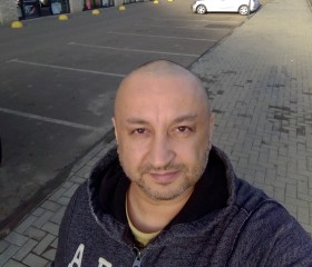 Mikhail, 48, Moscow