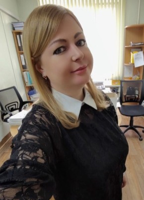 Марина из Саратова 45 лет