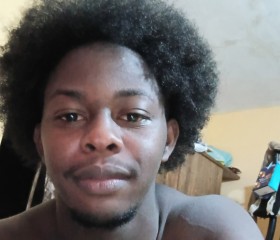 Emanuel, 21, Port Louis