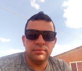 Juan, 33, Asuncion