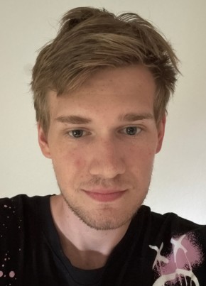 Максим из Rendsburg 22 года