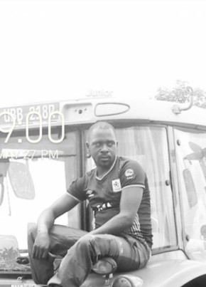 Bobi Jonior, 30, Uganda, Kampala