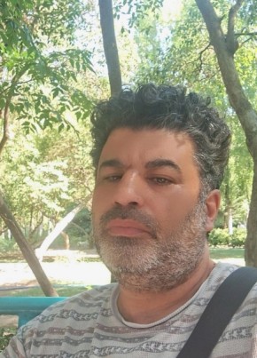 Ramtin из Seattle 48 лет