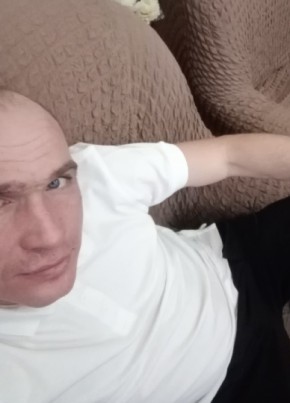 Maksim, 37, Russia, Nevyansk