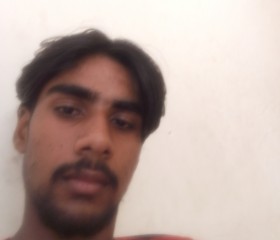 Vicky kumar, 18, New Delhi