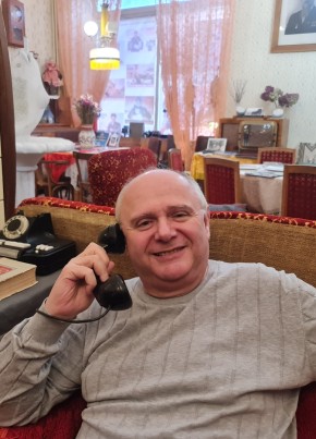 Тимур из Химки 64 года