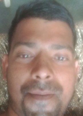 Rinku, 31, India, New Delhi
