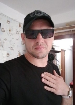 Павел из Санкт-Петербурга 37 лет