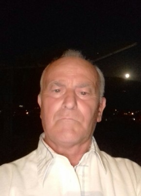 Francesco, 74, Repubblica Italiana, Salerno