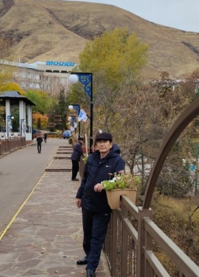 Бахберген, 72, Қазақстан, Атырау