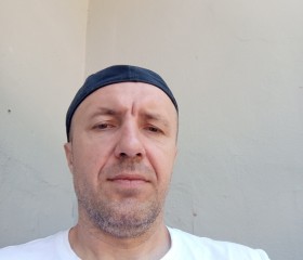 Slavi, 45, Vienna