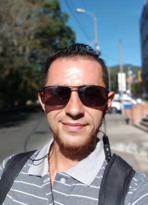 Jhon из Santafe de Bogotá 32 года