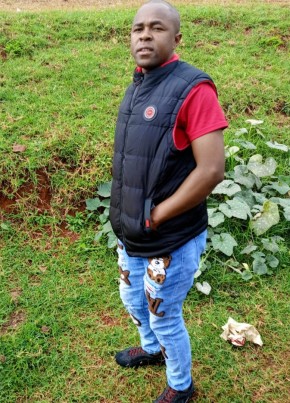 Adry, 25, Kenya, Nyeri