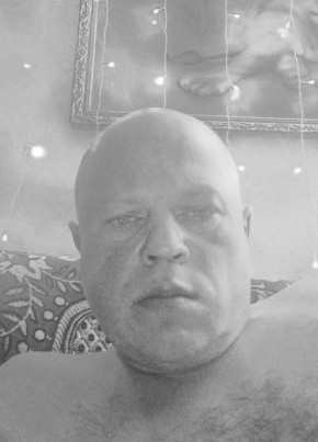 Алексей из Суворова 43 года