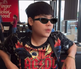 Jinnawat, 21, Ban Na