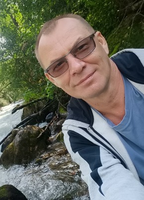 Роман из Волгограда 47 лет