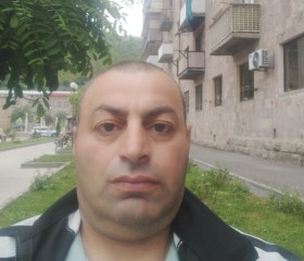 Emil, 46, Yerevan