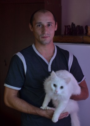 Александр, 41, Россия, Сосновоборск (Красноярский край)