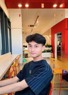 Zaw Min Aung из Stockholm 27 лет