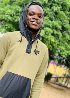 Emmanuel vah, 23, Liberia, Monrovia