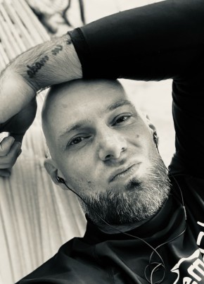 Михаил из Режа 32 года