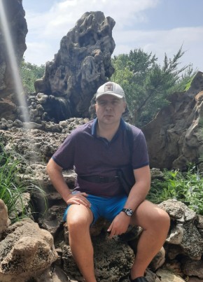 Sergey, 43, Russia, Rostov-na-Donu