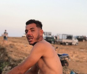 Salih sali, 36, Azzaba