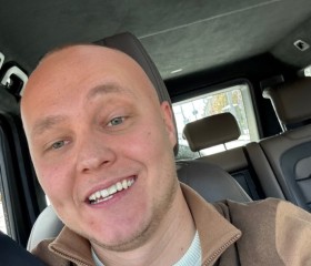 Roman, 35, Berlin