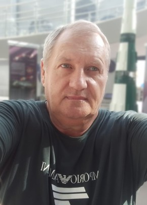 Олег из Миллерово 56 лет