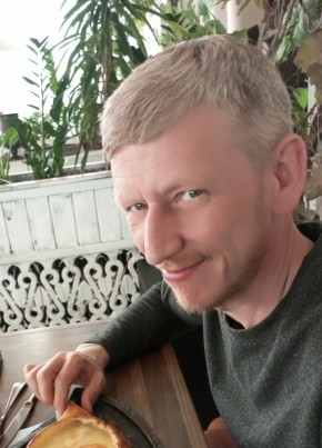 Олег из Берёзовския 47 лет