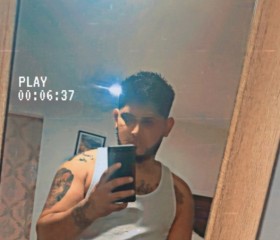 Noel, 19, Copiague