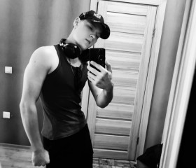 Kenni Forsav, 23, Irkutsk