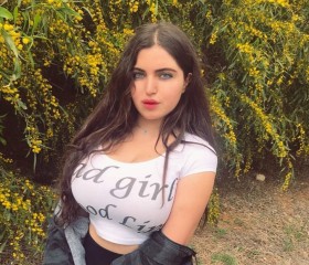 MARYAM, 24, Ramallah